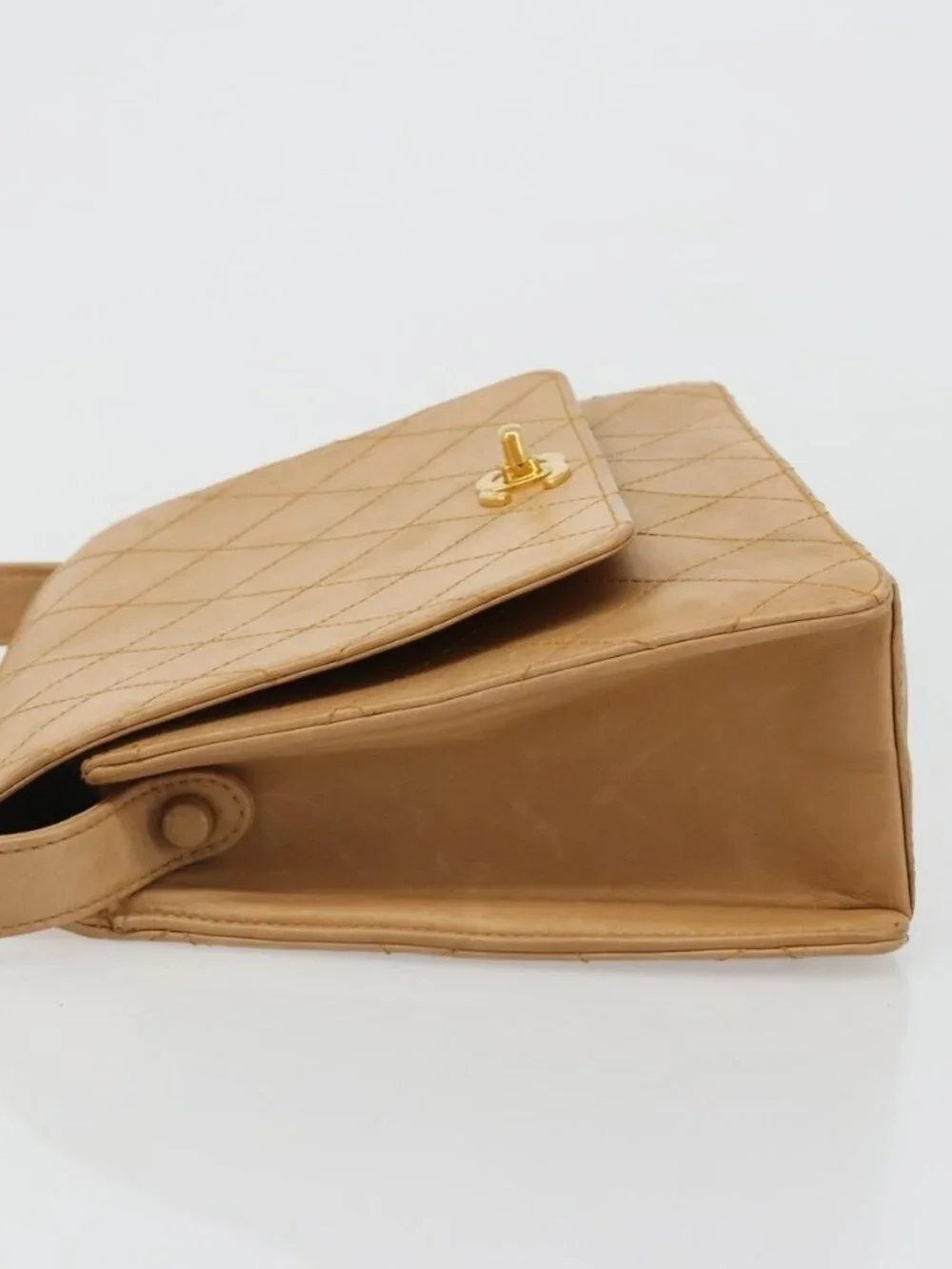 CHANEL Matelasse Shoulder Bag Lamb Skin Beige Gold CC Auth 187187